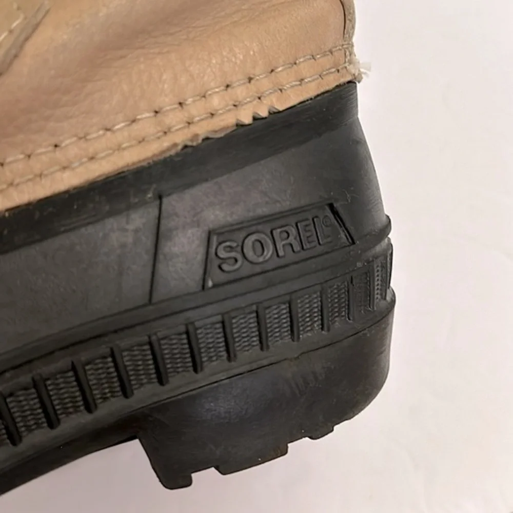Sorel boots tan and Black size 13 children